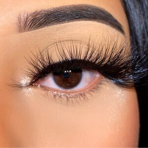 Lani Dramatic Black False Eyelashes